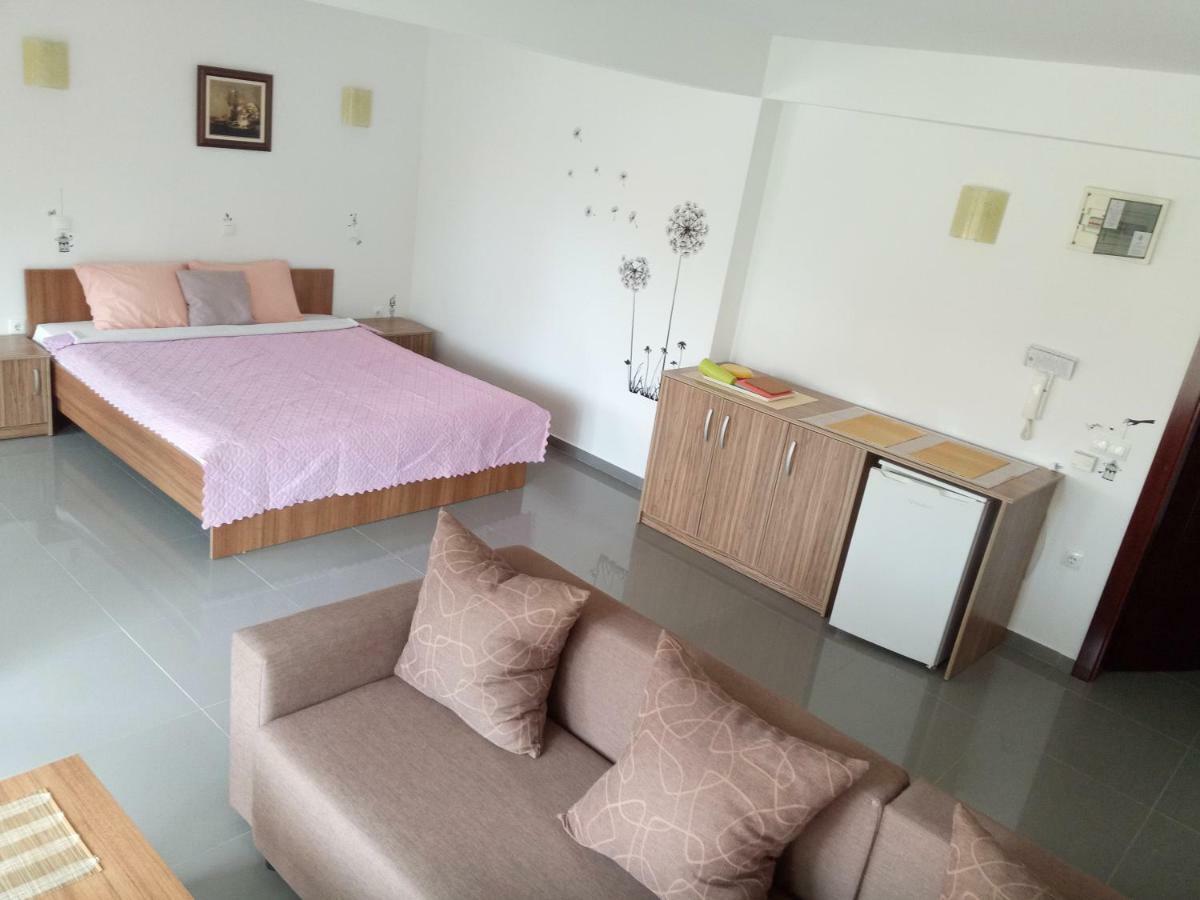 Hotel Yard House Trpejca Ohrid Exterior foto